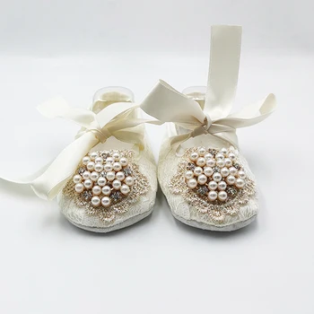 הטבלה ריינסטון חתונה תחרה קישוט תינוק נעליים הראשונה מהלכים קסם הילדות מזכרת בלינג 1 יום הולדת נסיכה מתנה